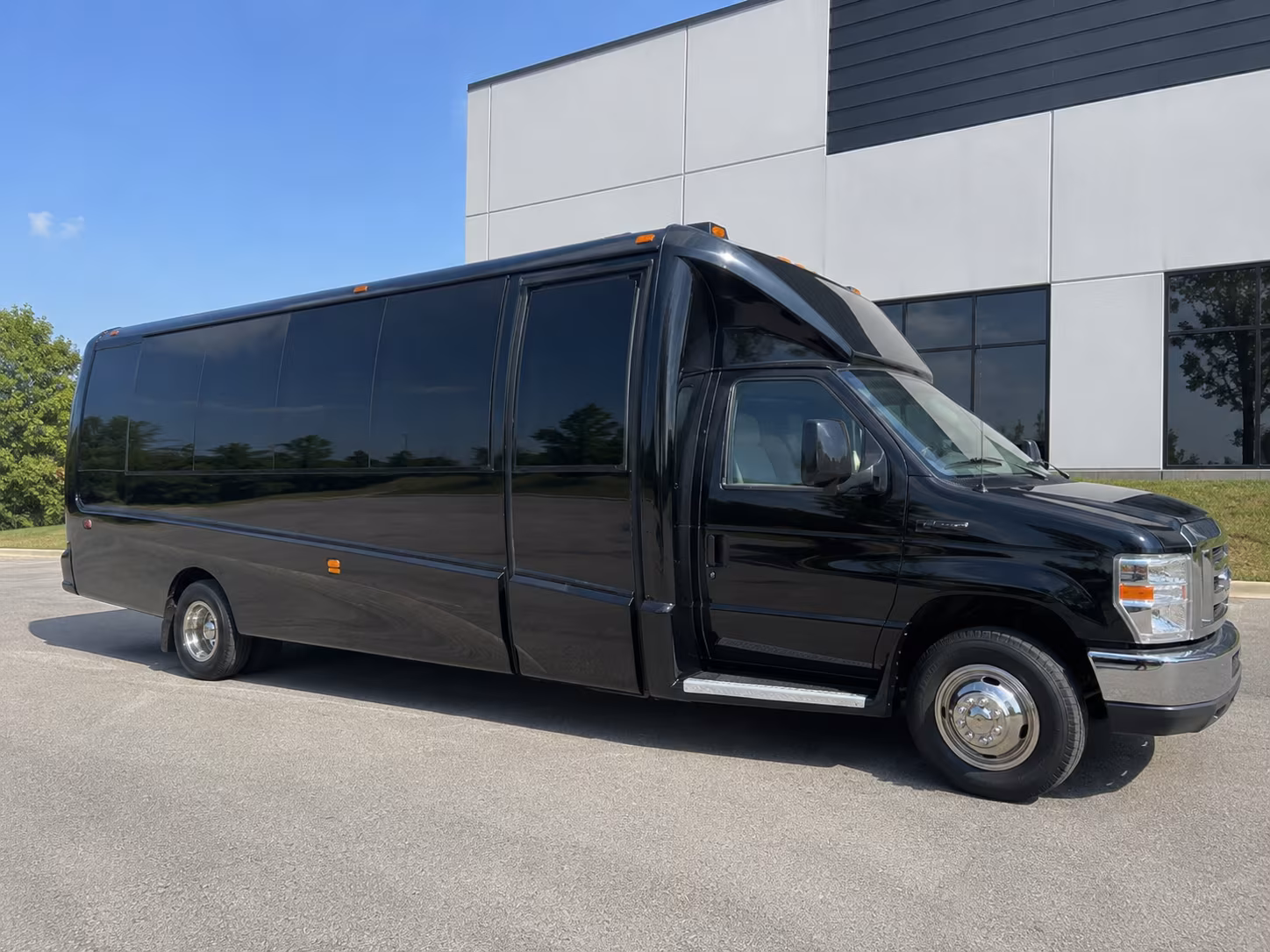 Dallas Birthday, Sweet 16, & Quinceañera Transportation party bus exterior