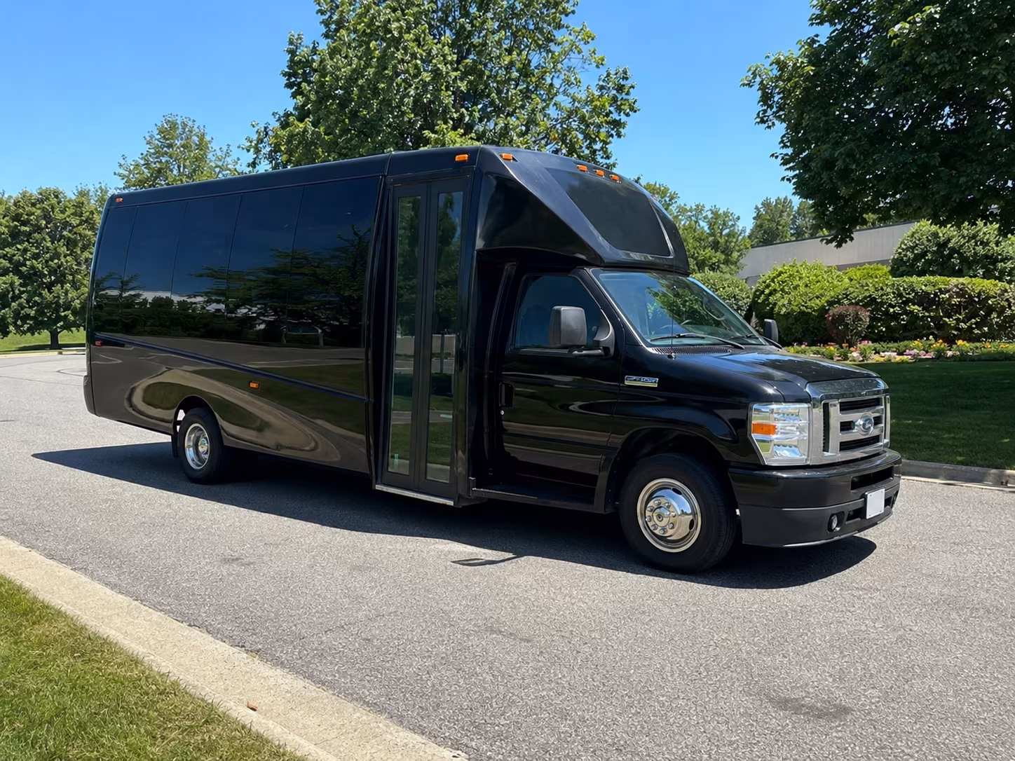 Dallas Birthday, Sweet 16, & Quinceañera Transportation party bus exterior