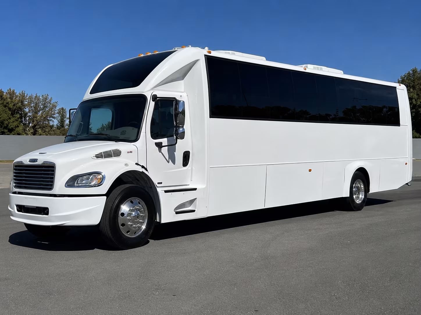 Dallas Winery Tour & Pub Crawl Transportation party bus exterior